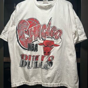 Chicago Bulls White Graphic Tee